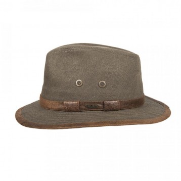 Hat Salford , Olive